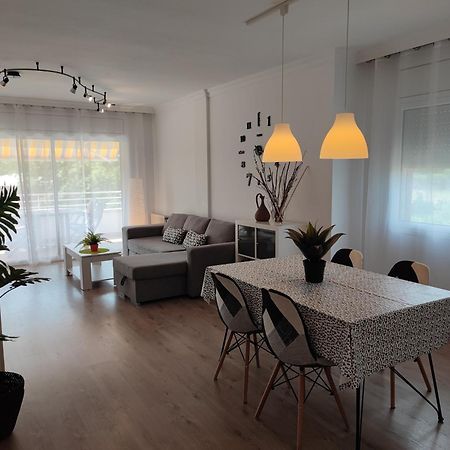 Apartamento Completo Muy Cerca Del Centro Ideal Para Familias Con Piscina Фигерас Экстерьер фото