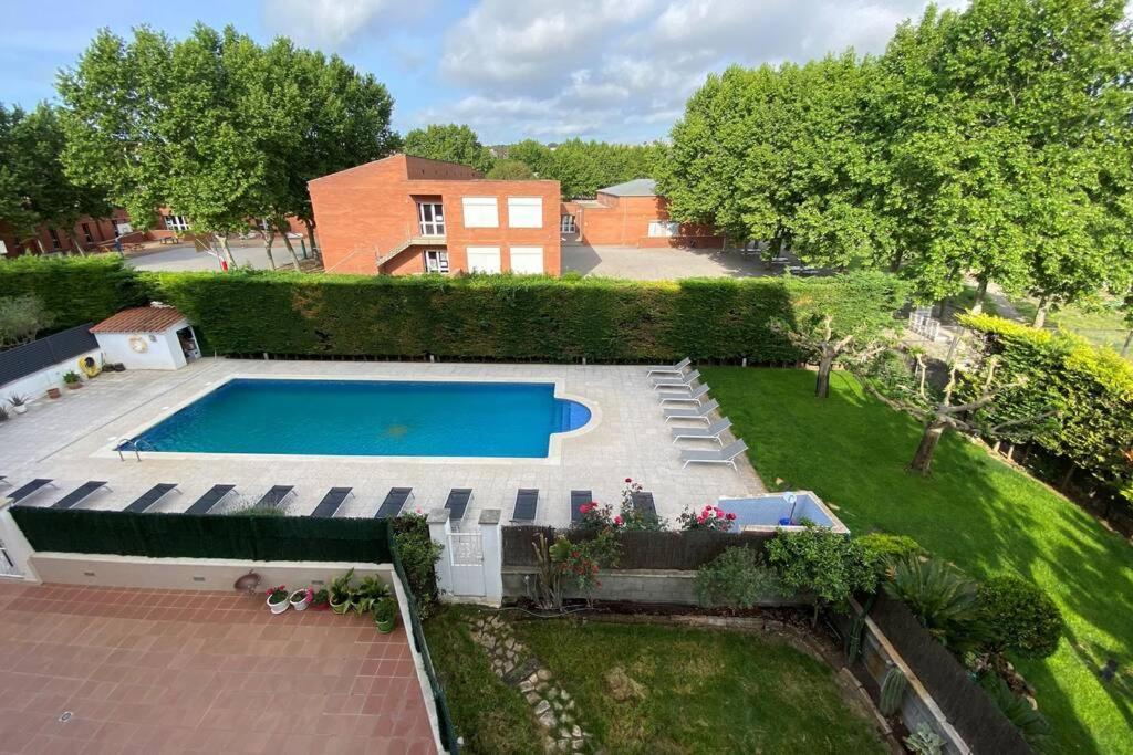 Apartamento Completo Muy Cerca Del Centro Ideal Para Familias Con Piscina Фигерас Экстерьер фото