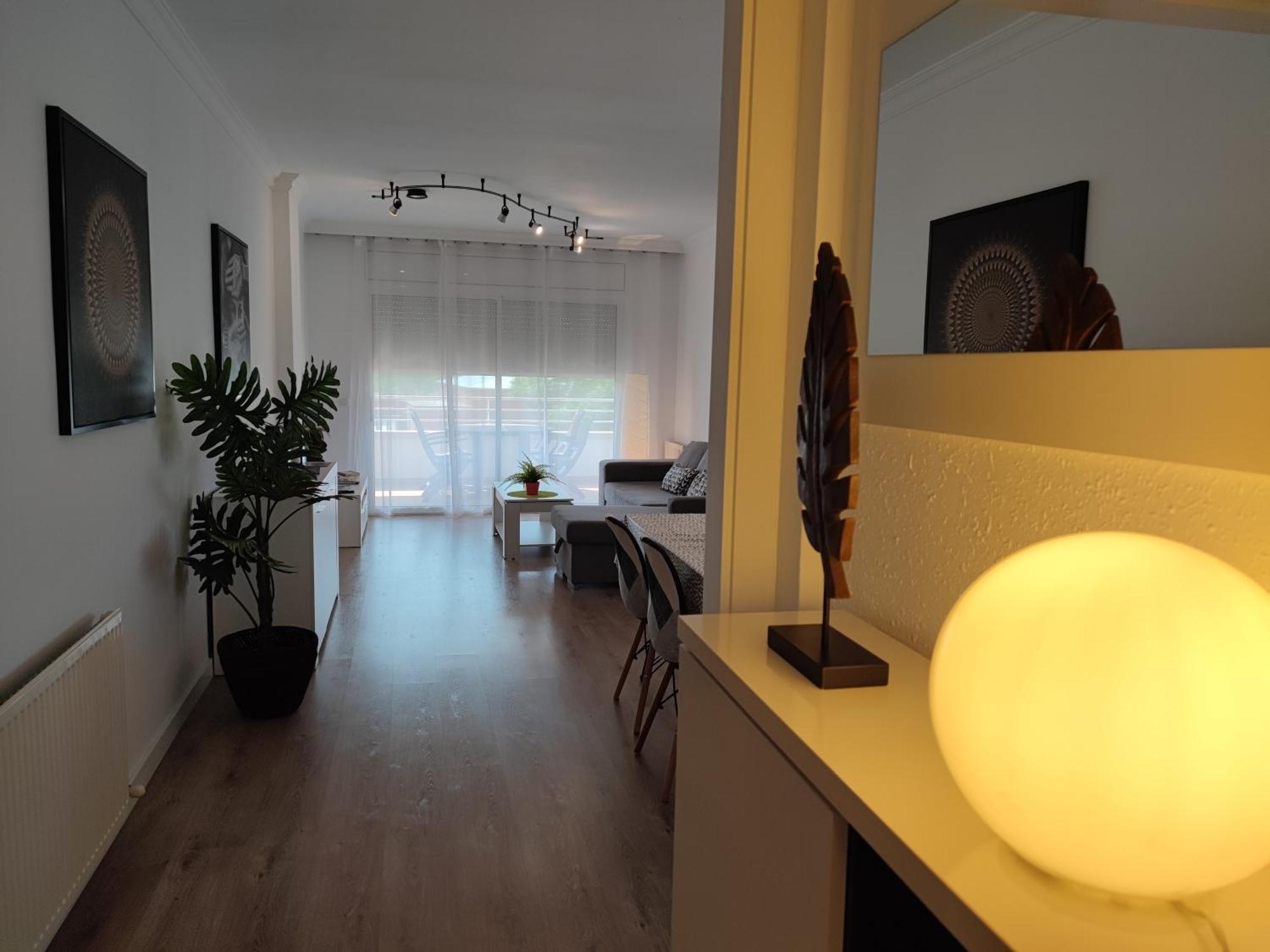Apartamento Completo Muy Cerca Del Centro Ideal Para Familias Con Piscina Фигерас Экстерьер фото