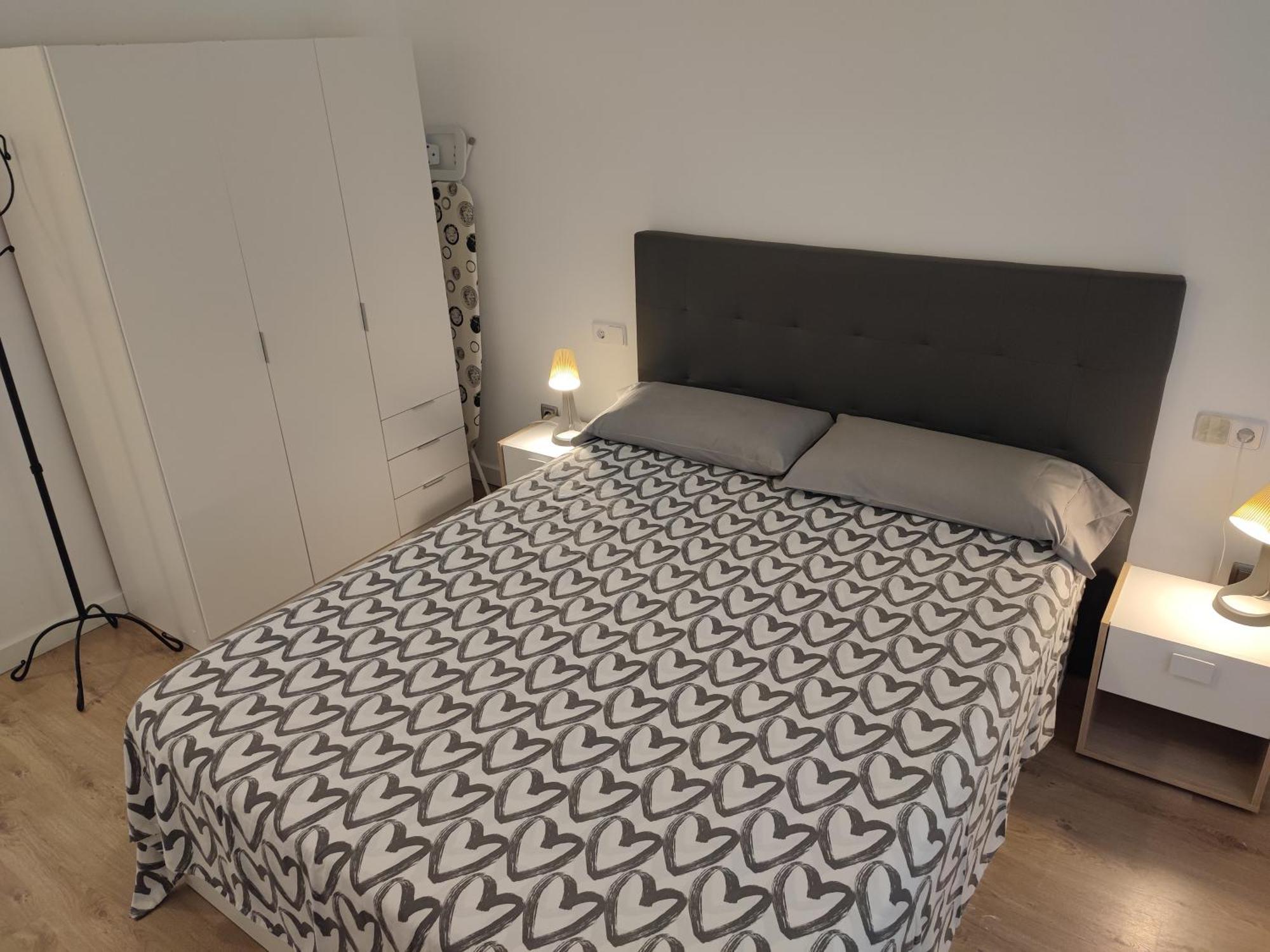 Apartamento Completo Muy Cerca Del Centro Ideal Para Familias Con Piscina Фигерас Экстерьер фото