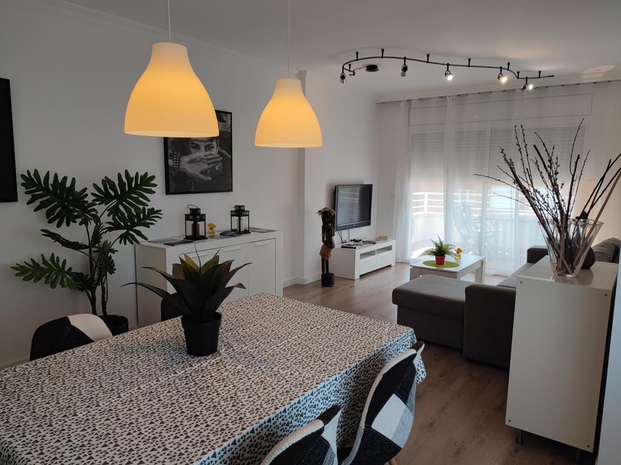 Apartamento Completo Muy Cerca Del Centro Ideal Para Familias Con Piscina Фигерас Экстерьер фото