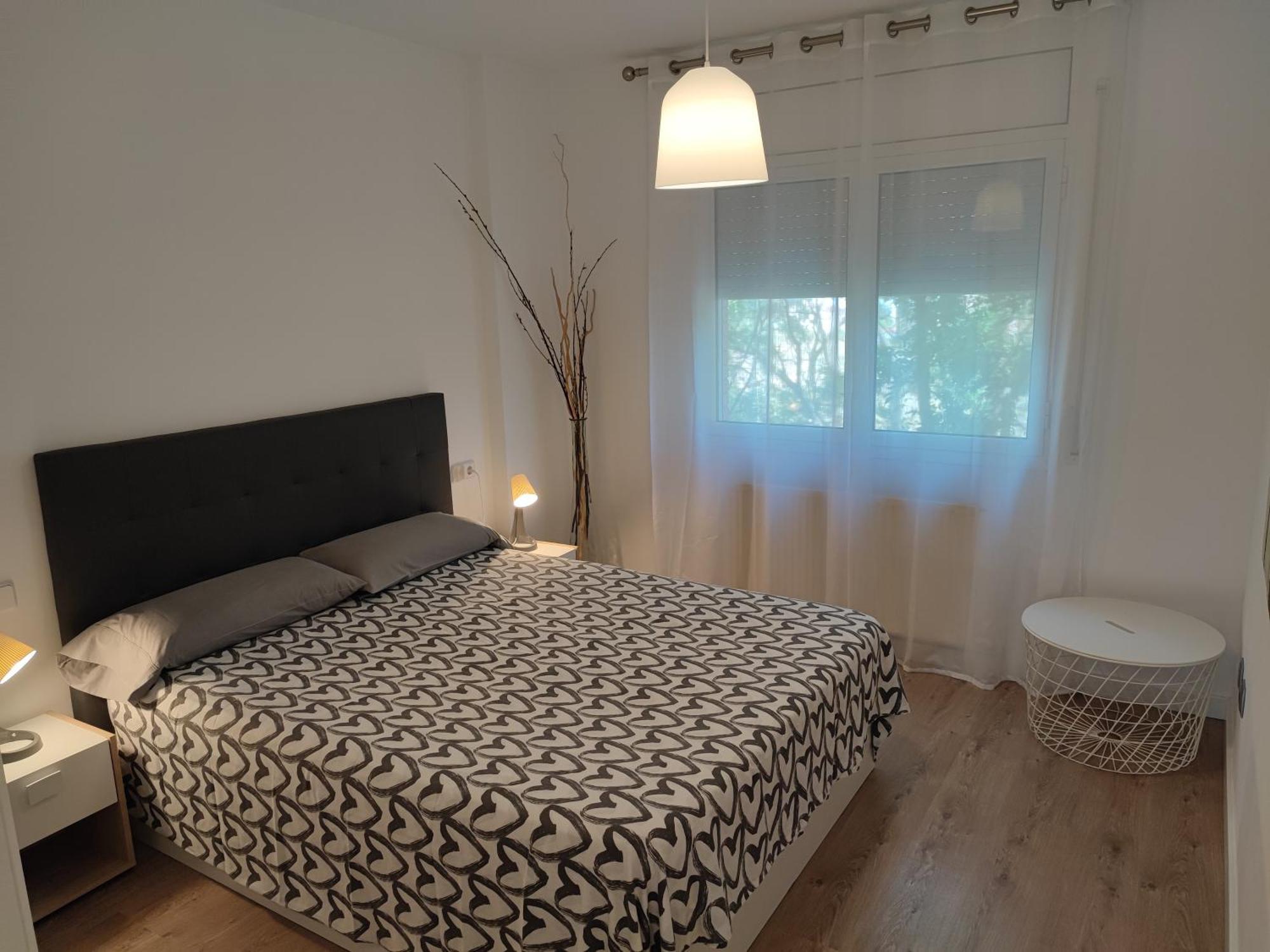 Apartamento Completo Muy Cerca Del Centro Ideal Para Familias Con Piscina Фигерас Экстерьер фото