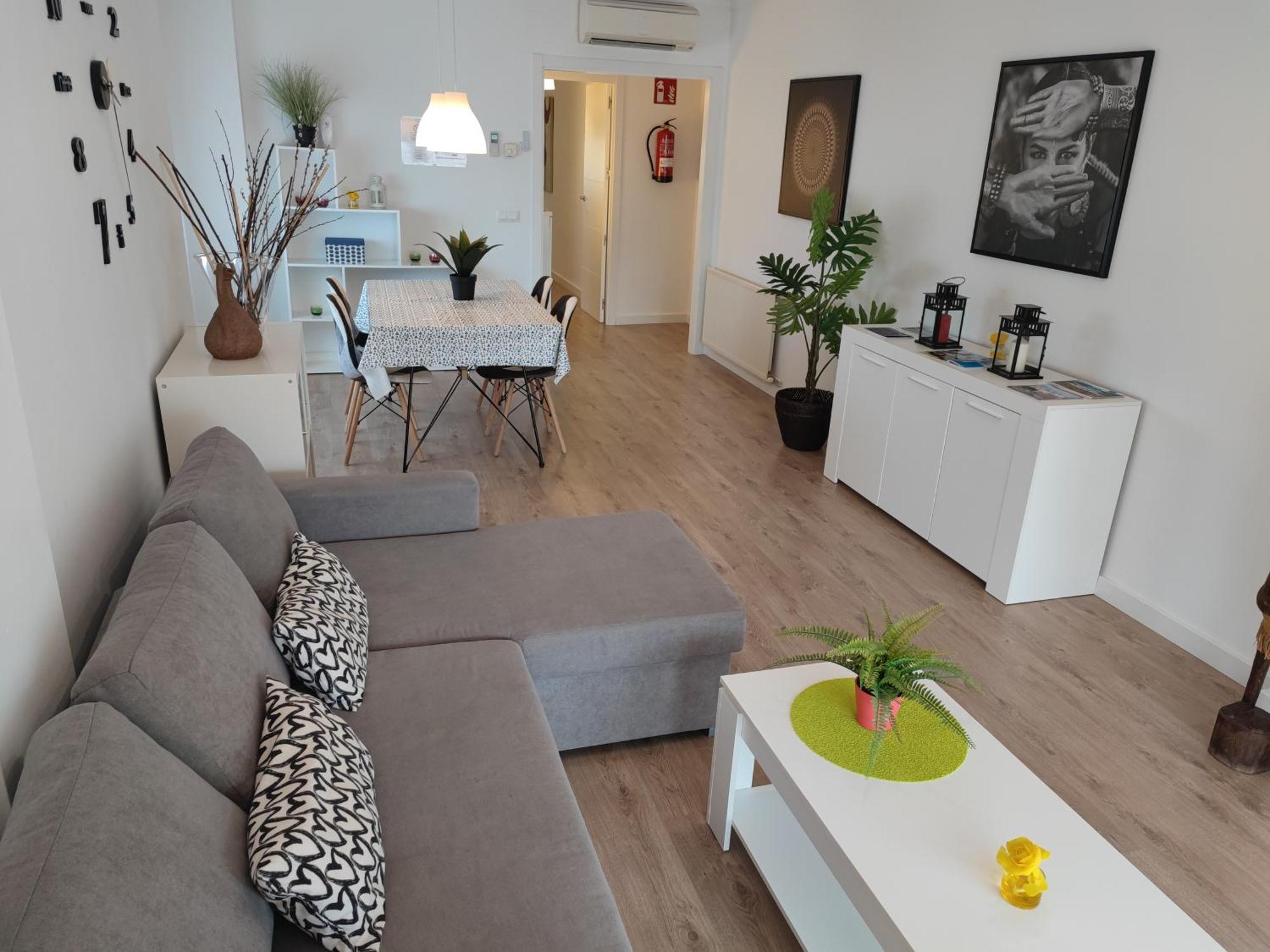 Apartamento Completo Muy Cerca Del Centro Ideal Para Familias Con Piscina Фигерас Экстерьер фото